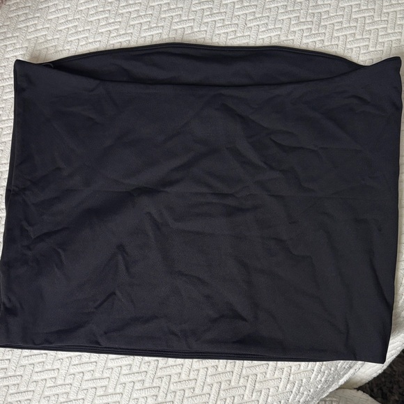 Aritzia Babaton Second Skin Contour Black Tube Top, new without tags - Picture 6 of 10